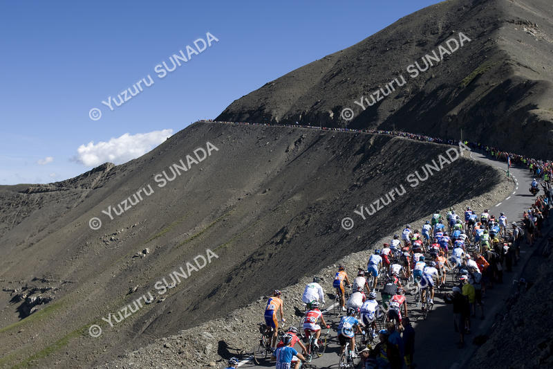 Peloton on Col de la Bonette012p.jpg
